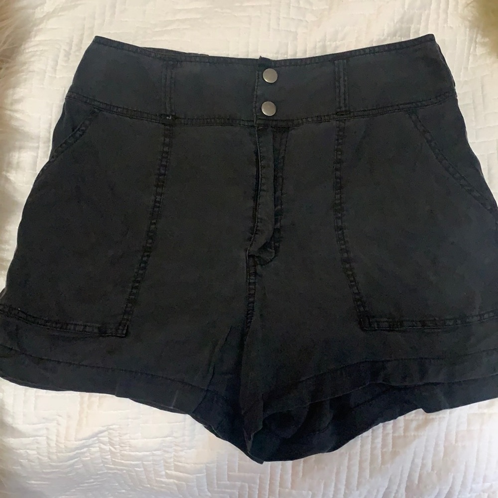 Abercrombie Black flowy shorts